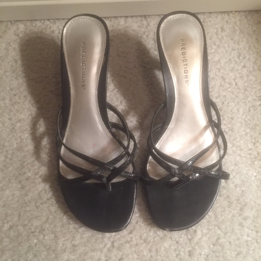 Super cute pair of black heels - Picture 2 of 4